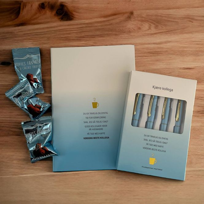 Hovedbilde Gavepakke med notatbok, kulepenner og trøfler til ...