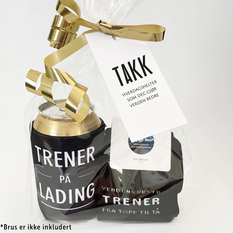 Sett til treneren med strømper og bokskjøler